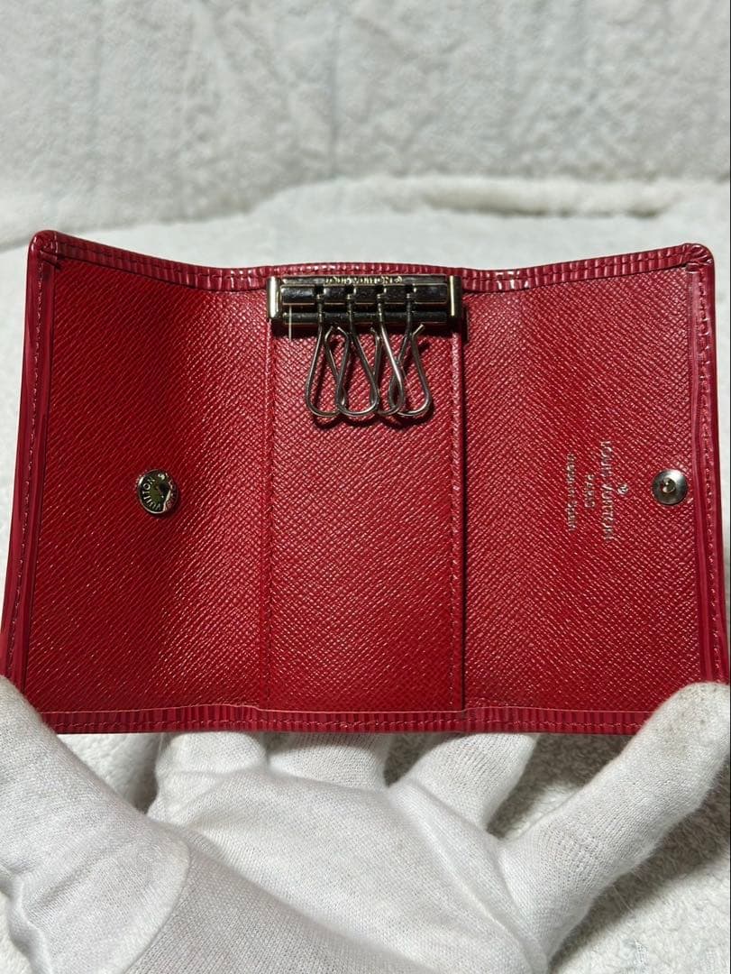 美品！ ルイヴィトン キーケース 4連 エピ レザー 赤 レッド