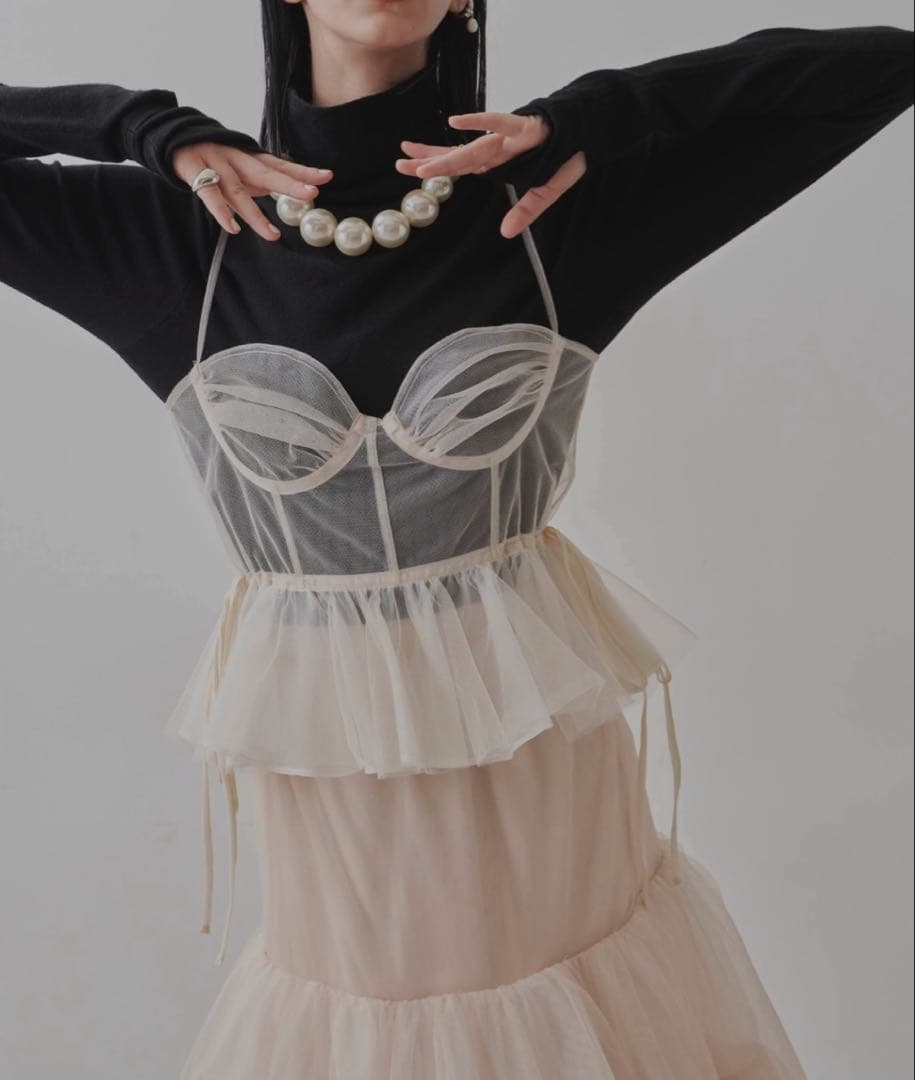 LA BELLE ETUDE ペプラムビスチェ ホワイト