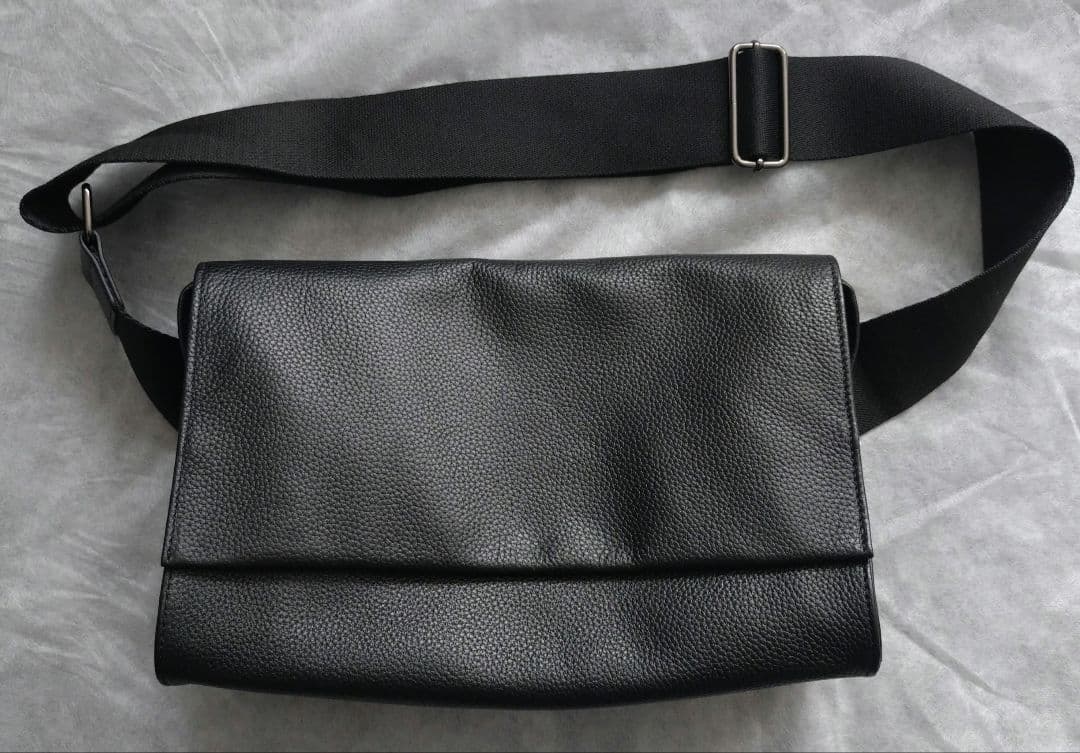 【期間限定お値下中！】イアパピヨネ　ワイドテープショルダーバッグ