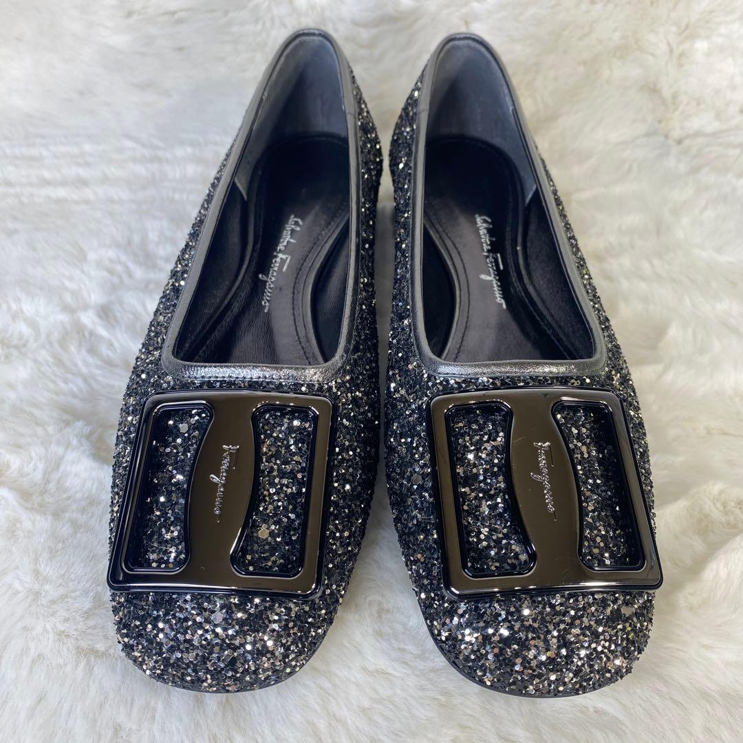 サルヴァトーレフェラガモ　フラット　グリッター ラメ　シルバー　ブラック　24