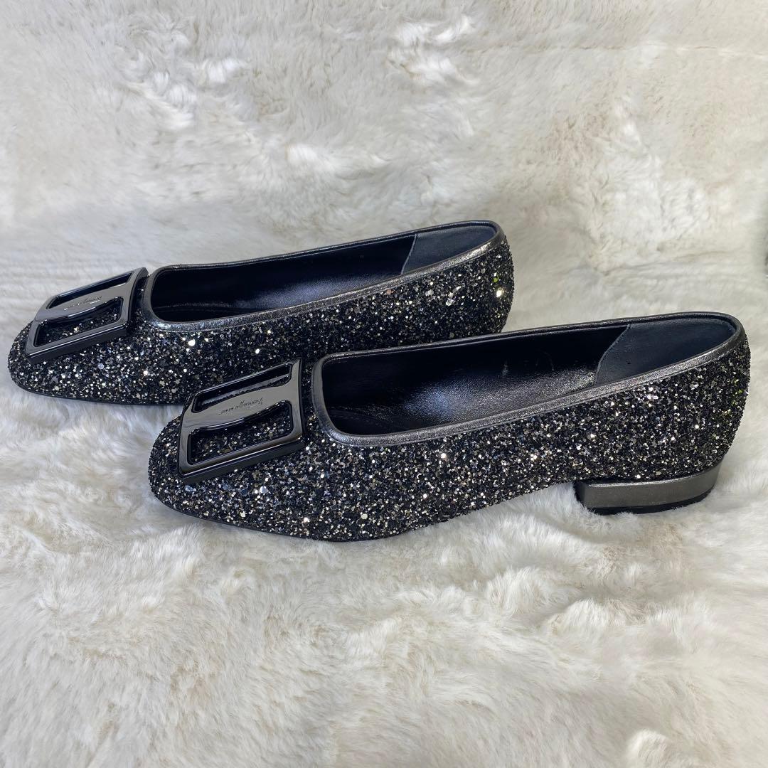 サルヴァトーレフェラガモ　フラット　グリッター ラメ　シルバー　ブラック　24