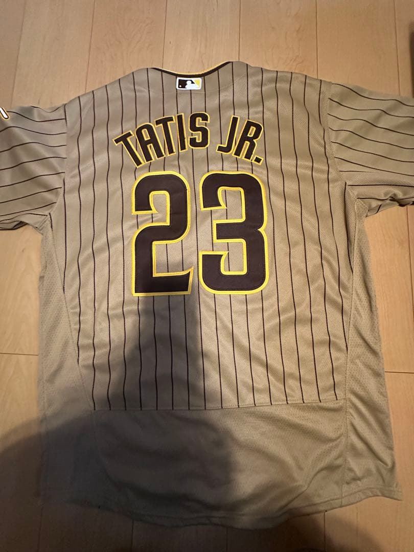 タティスjr パドレス ユニフォーム