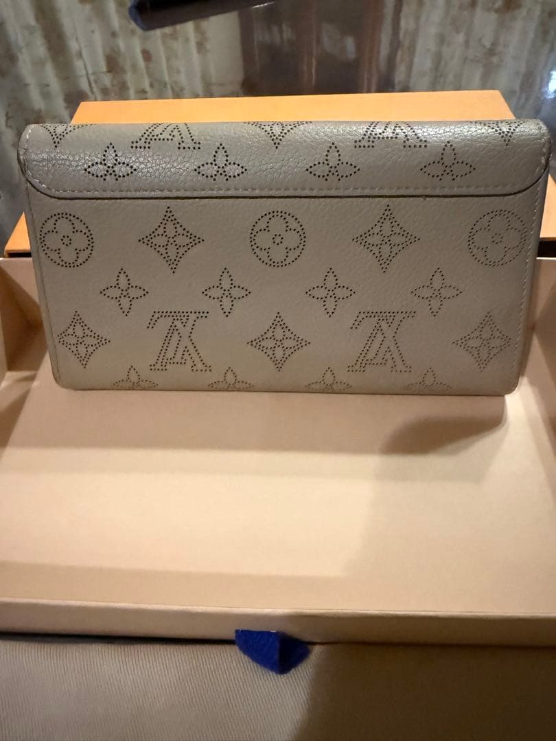 Louis Vuitton マヒナ ポルトフォイユ イリス 長財布