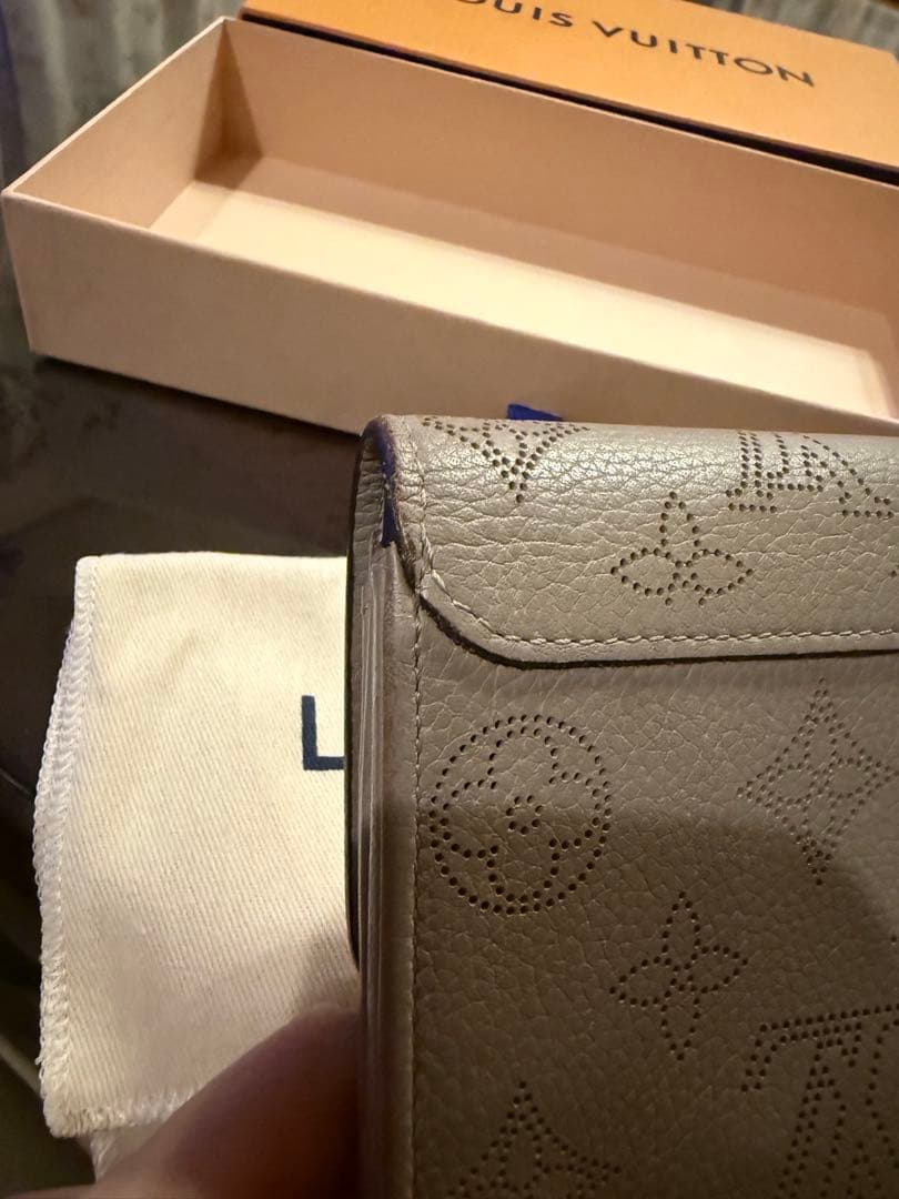 Louis Vuitton マヒナ ポルトフォイユ イリス 長財布