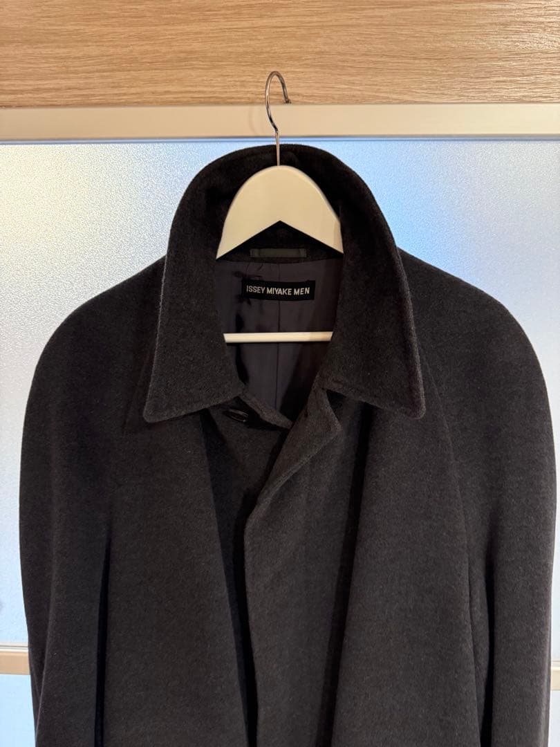 ISSEY MIYAKE MENダークグレー ロングコート