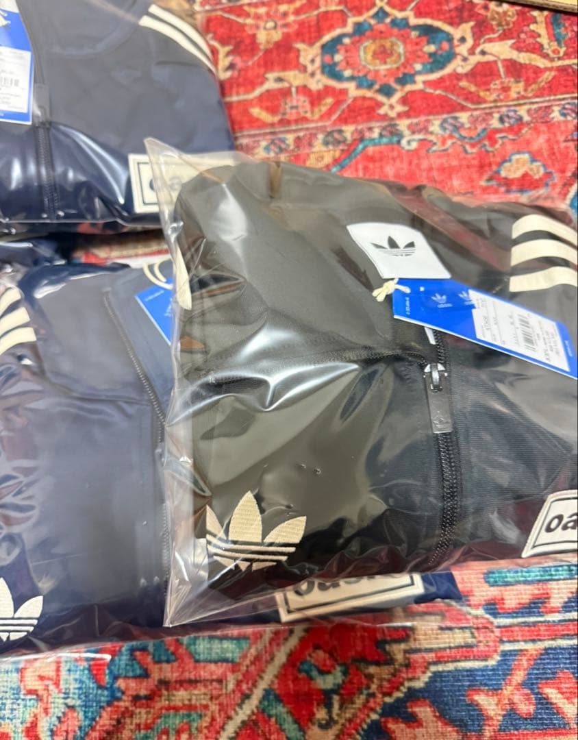 adidas oasis ブラックジャージ 新品　Size XS