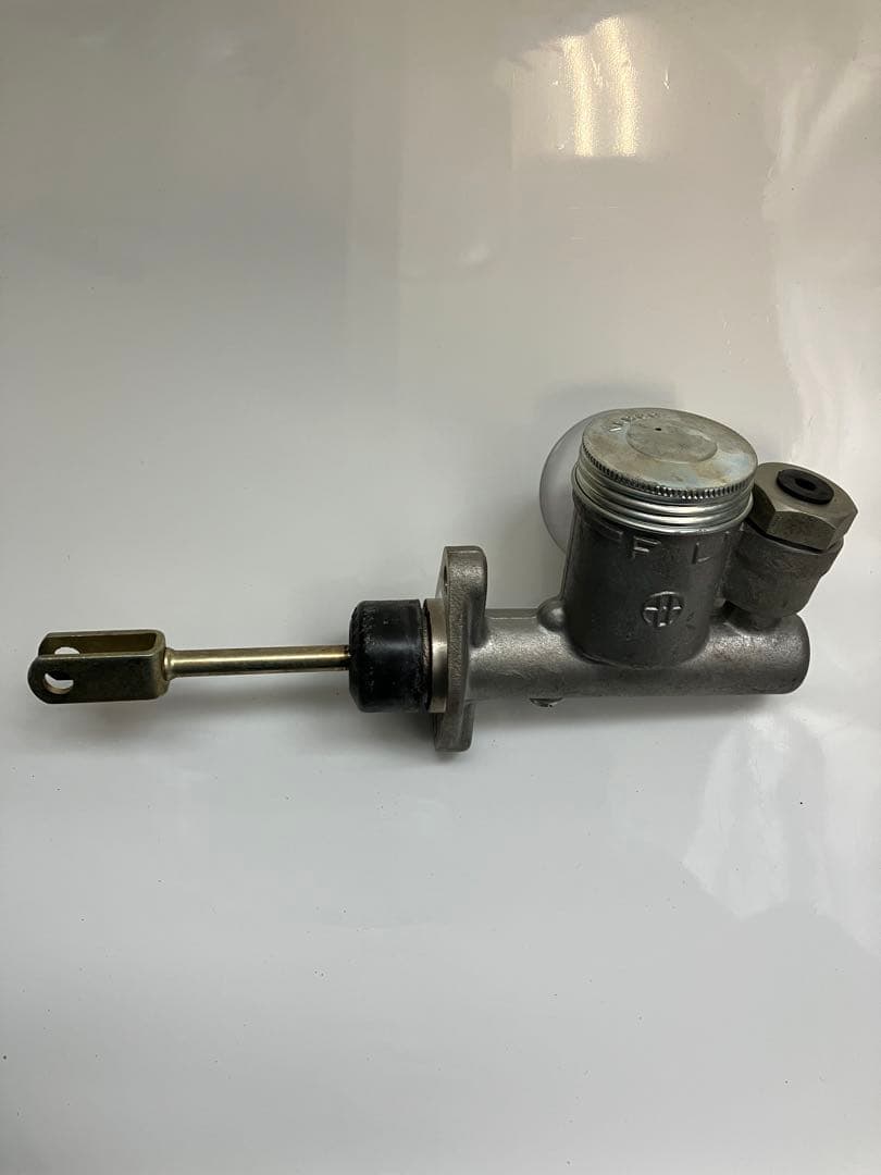 H31セドリック用ブレーキマスターシリンダーAssy