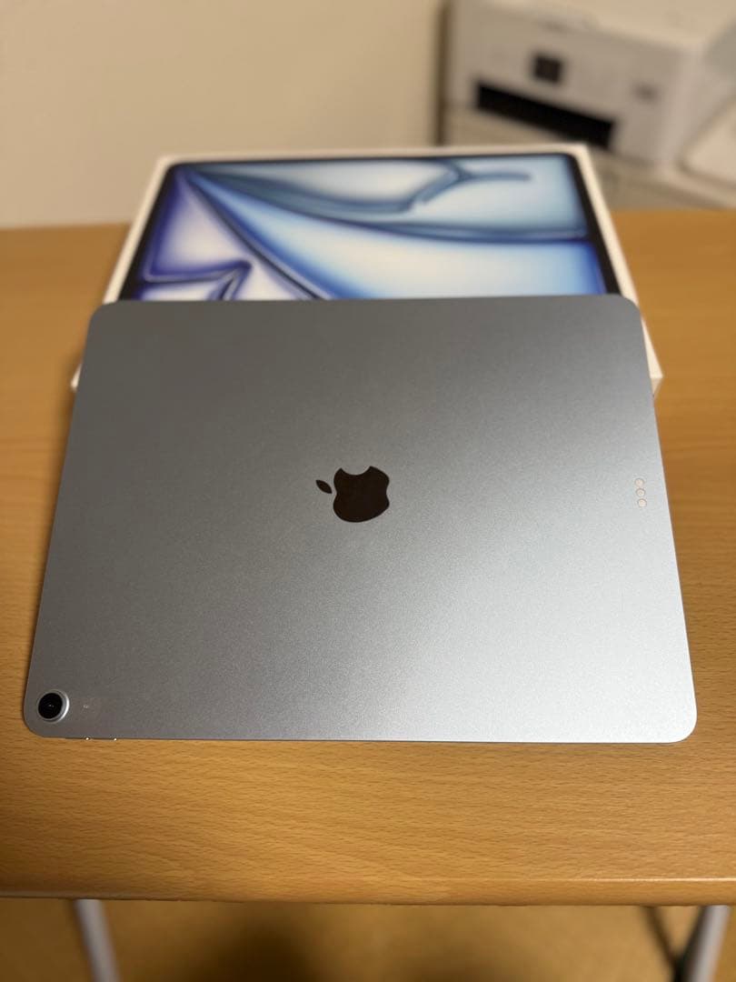 iPad Air(M3) 13インチ 128GB　純正マジックキーボード付