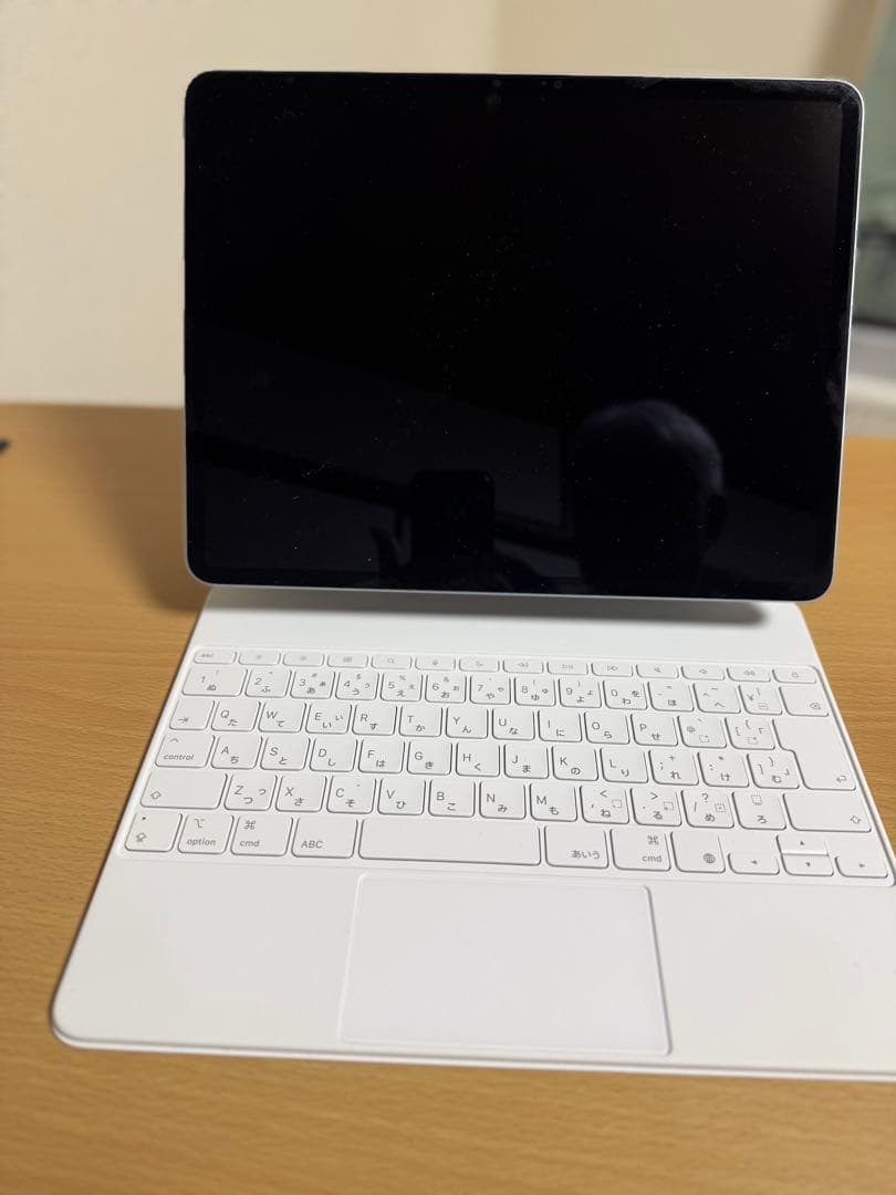iPad Air(M3) 13インチ 128GB　純正マジックキーボード付