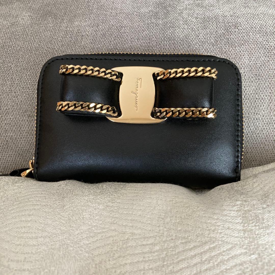 フェラガモ　ケース　カード入れ