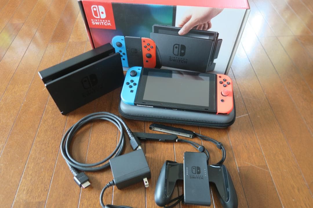 ★動作品　Switch本体　持運びケース付き