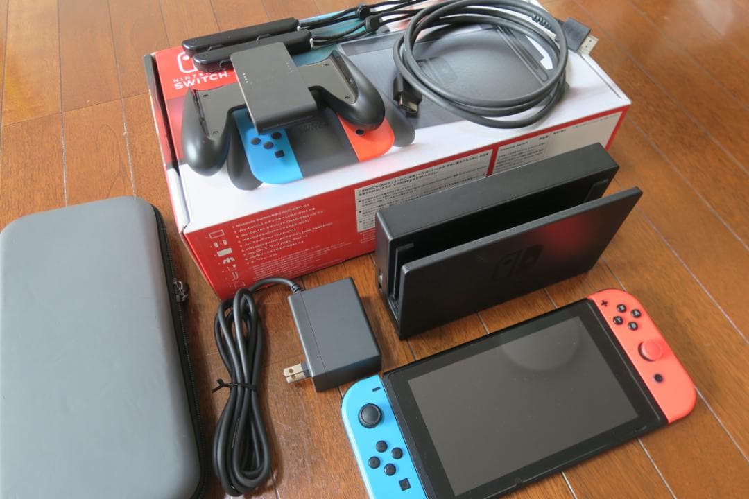 ★動作品　Switch本体　持運びケース付き