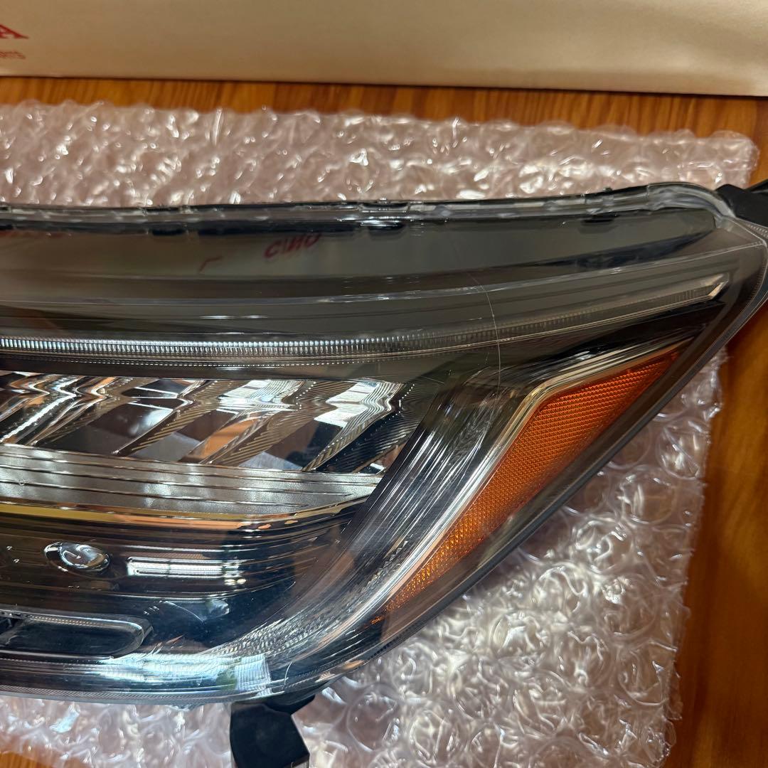 ホンダ　 CR-V 左ヘッドライト