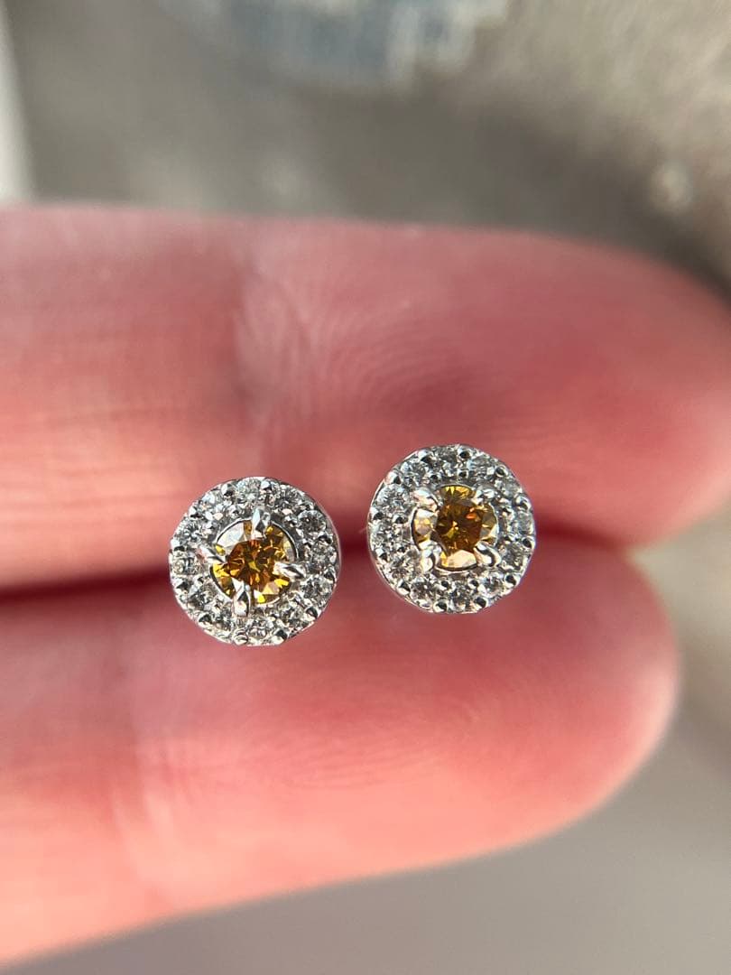 新品pt900イエローダイヤモンド0.18ctピアス