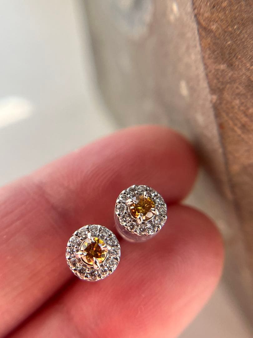 新品pt900イエローダイヤモンド0.18ctピアス