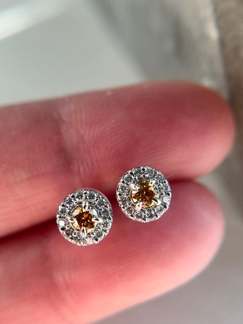 新品pt900イエローダイヤモンド0.18ctピアス