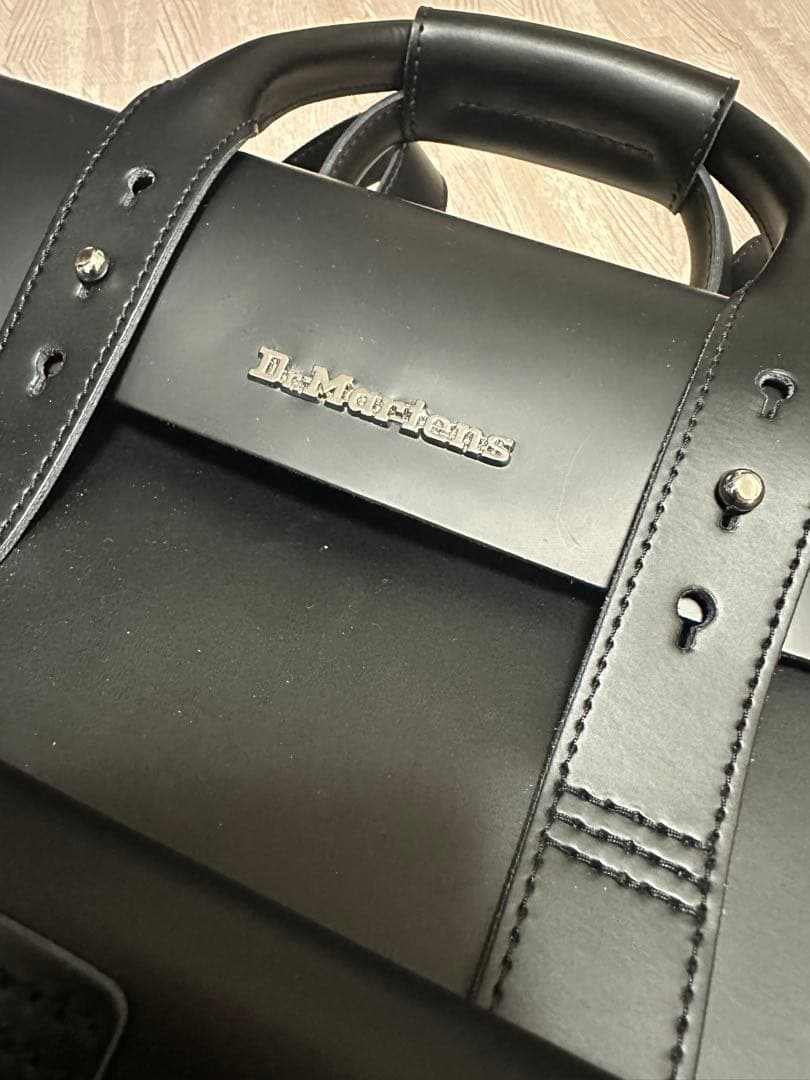 【美品】Dr. Martens ブラックレザー バックパック