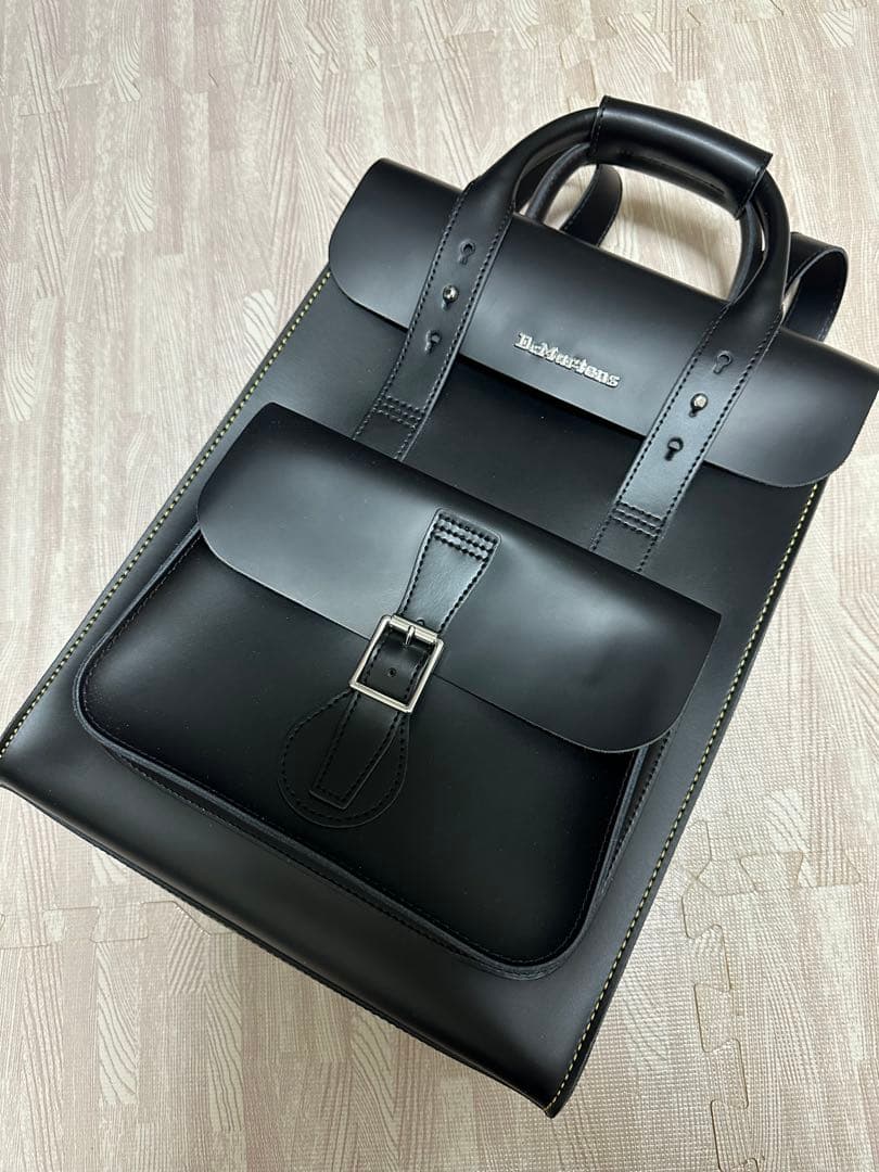 【美品】Dr. Martens ブラックレザー バックパック
