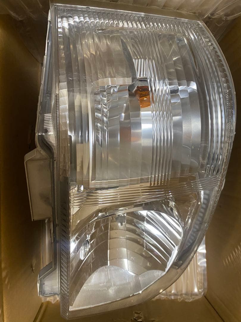 ハイエース 200系４型　純正ライト　左右セット
