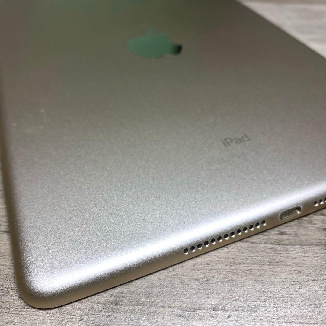 iPad 5世代 128GB Wi-Fi シートとカバー付