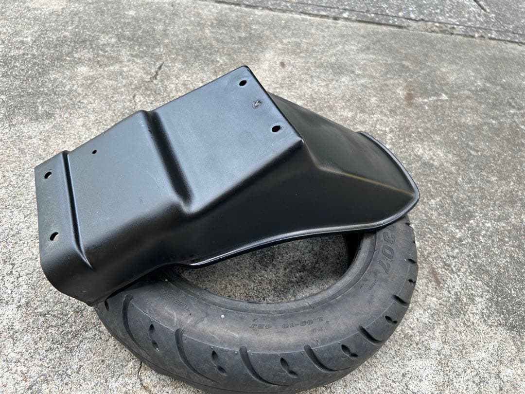 johnrev9 国内物！Z750GP純正リアフェンダー(^^)程度良し！