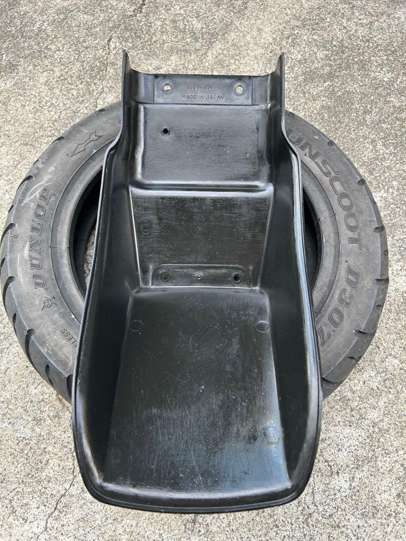 johnrev9 国内物！Z750GP純正リアフェンダー(^^)程度良し！