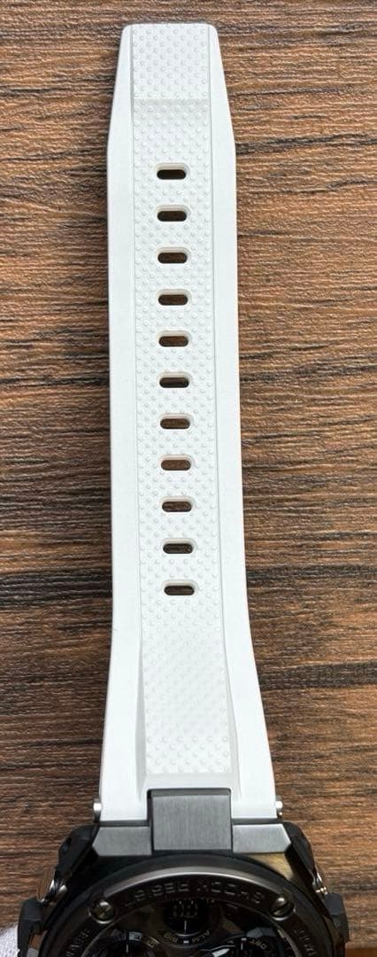 美品 G-SHOCK GST-W110MS-7AJF 電波ソーラー Gスチール