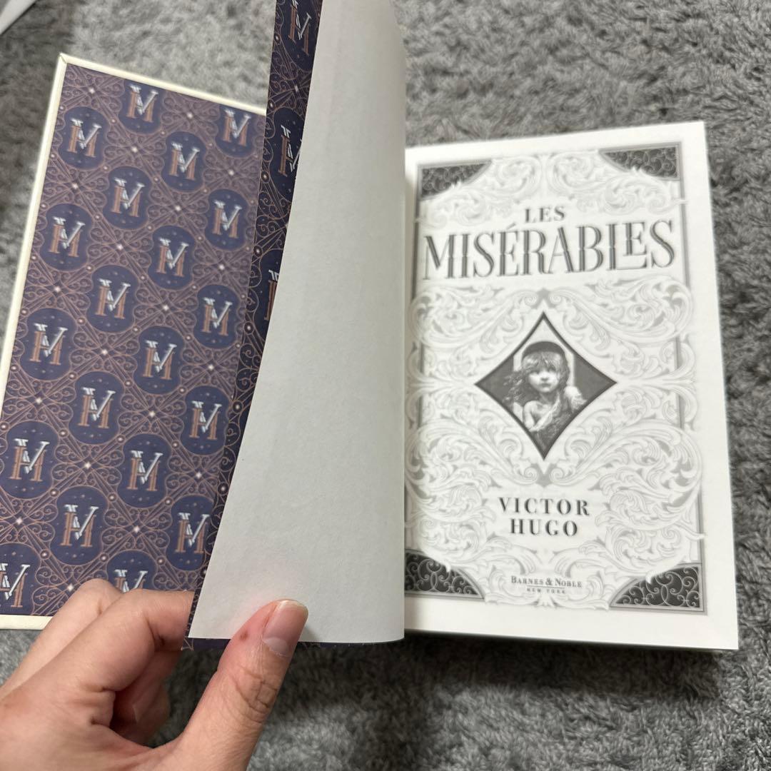 Les Miserables Barnes & Noble ハードカバー