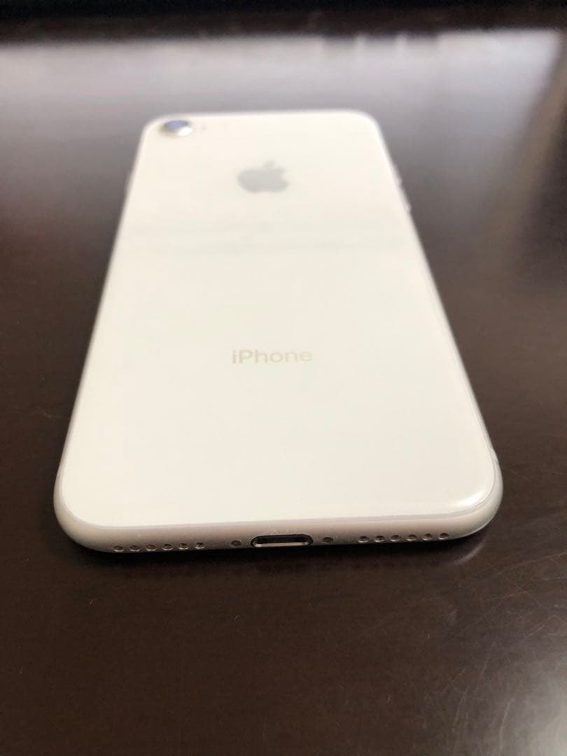 【本体のみ】iPhone8 64GB SIMフリー 最大容量　79%