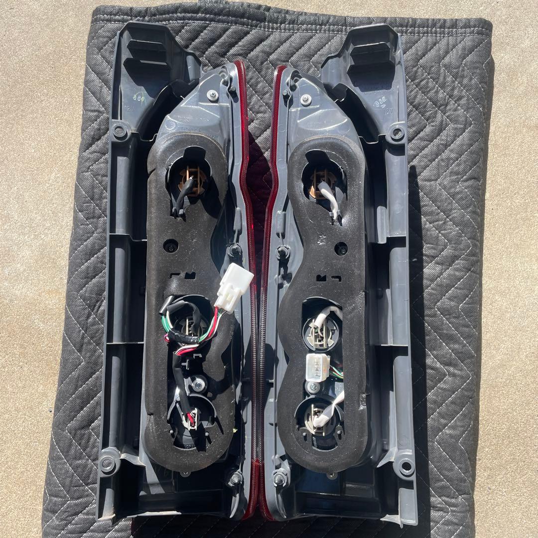 ハイエース純正テールランプ　寒冷地仕様