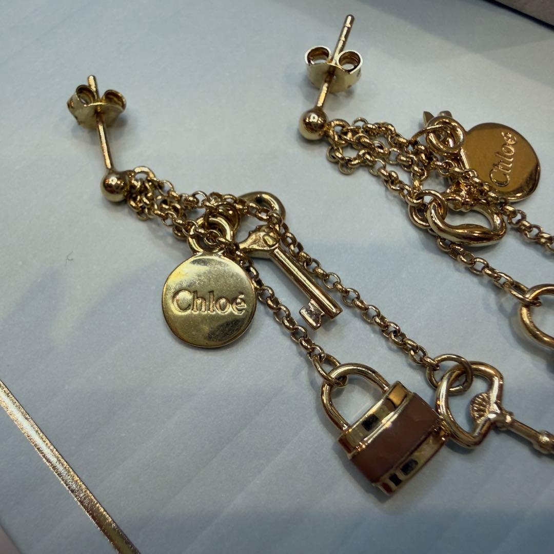 Chloe ピアス ゴールド パディントン 南京錠 カナデ 鍵 ゆれる チャーム