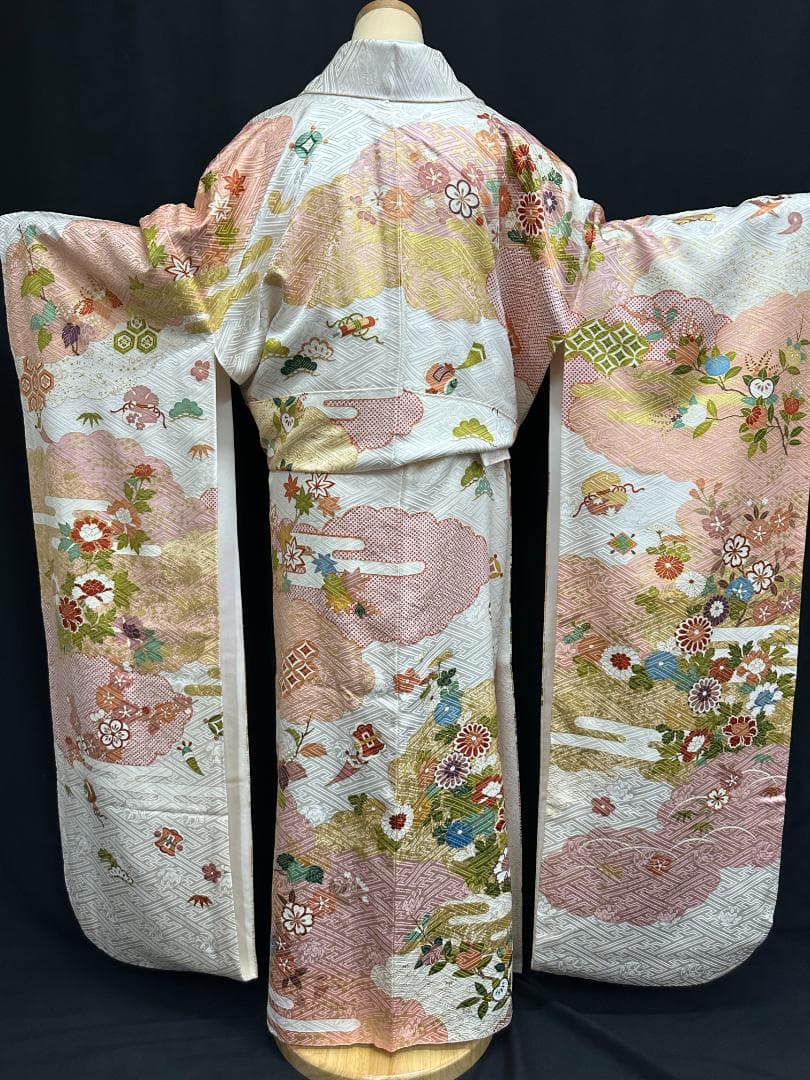 吉澤友禅 ピンク地 古典柄 金駒刺繍 振袖 袋帯フルセット