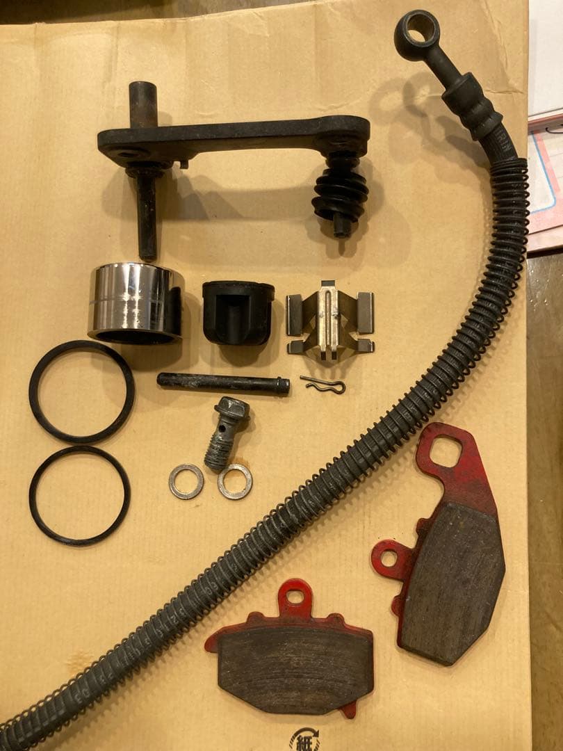 【分解洗浄済】ゼファーχ ゼファー400 ブレーキ リアキャリパー OH済