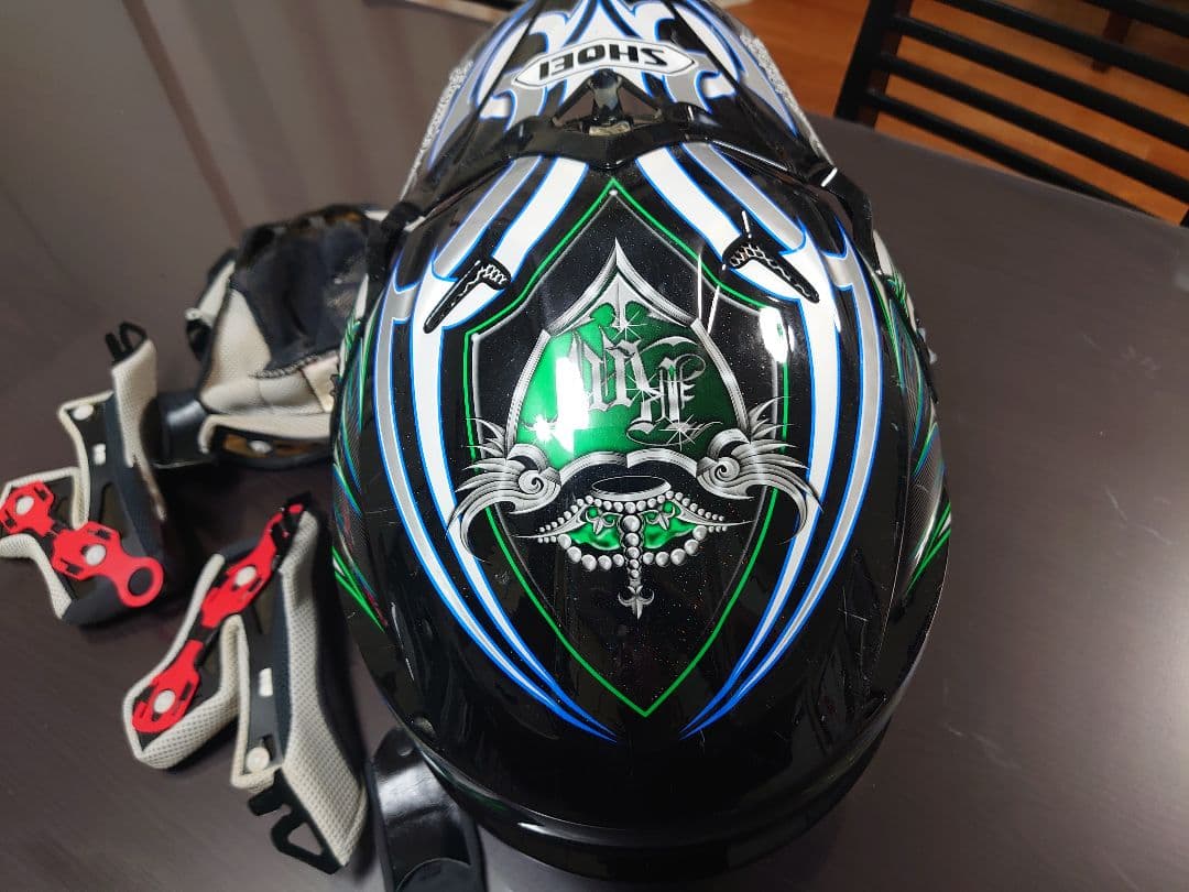 SHOEI VFX-W 、 Lサイズ、中古 傷あり