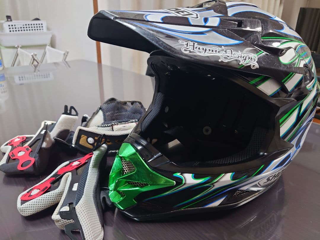 SHOEI VFX-W 、 Lサイズ、中古 傷あり