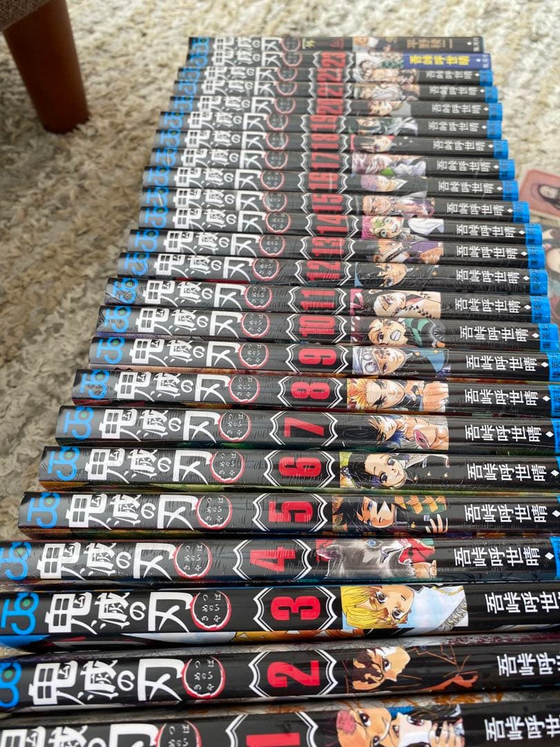 ▫︎鬼滅の刃全巻＋外伝、キャラクターズブック3冊