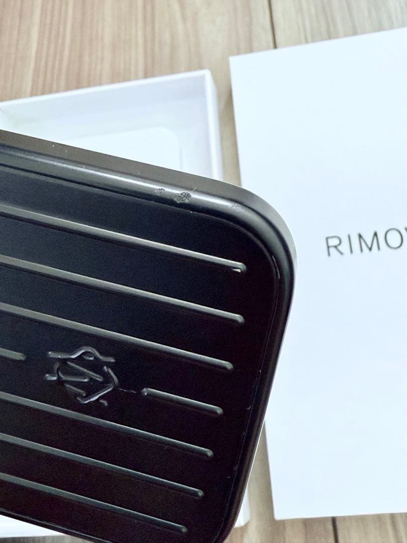 RIMOWA ブラック iPhone16pro用ケース
