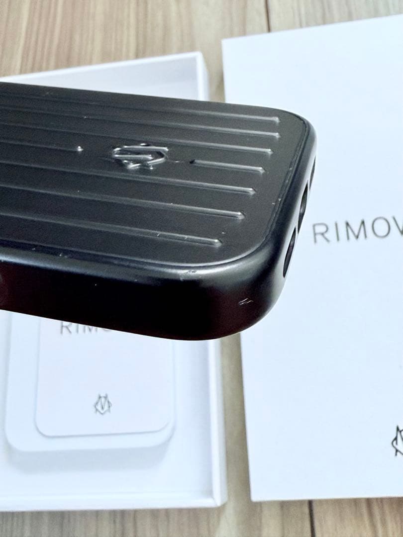 RIMOWA ブラック iPhone16pro用ケース