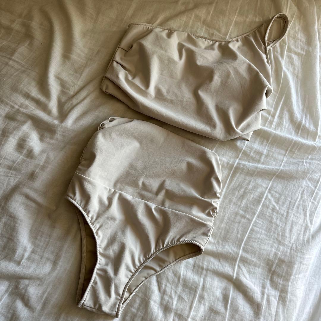 【未使用に近い】ETRE TOKYO｜サイドタックワンショルダースイムウェア