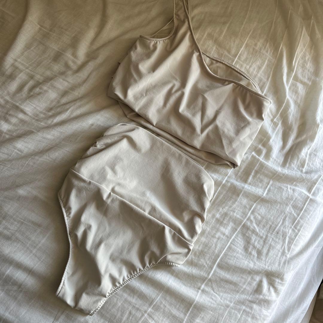 【未使用に近い】ETRE TOKYO｜サイドタックワンショルダースイムウェア