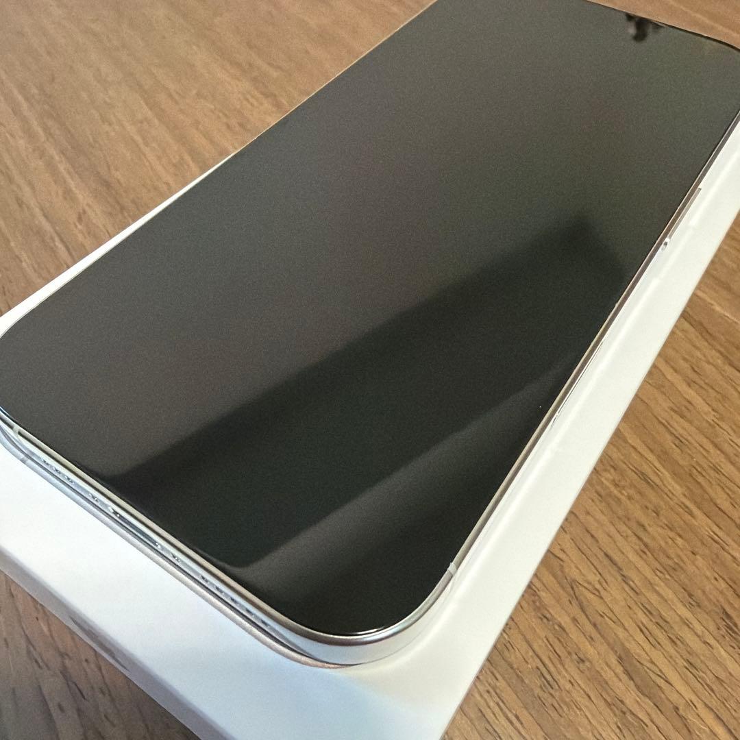 【極美品】iPhone16Pro ホワイトチタニウム 128GB