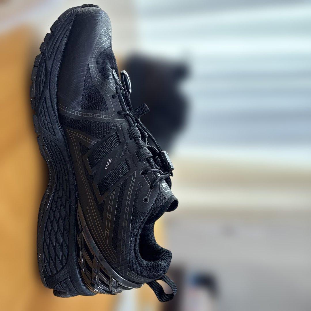 ニューバランス　シューズ ブラック　24センチ