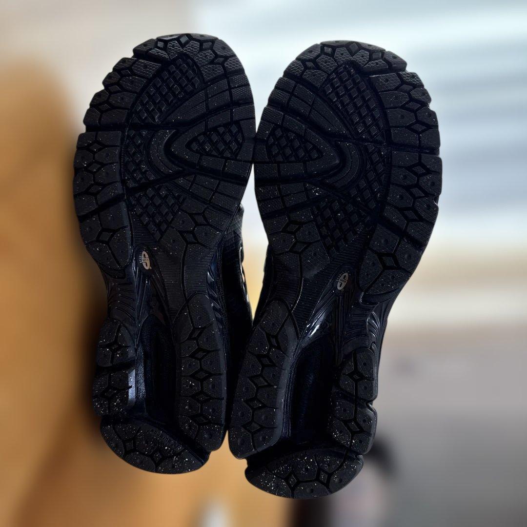 ニューバランス　シューズ ブラック　24センチ