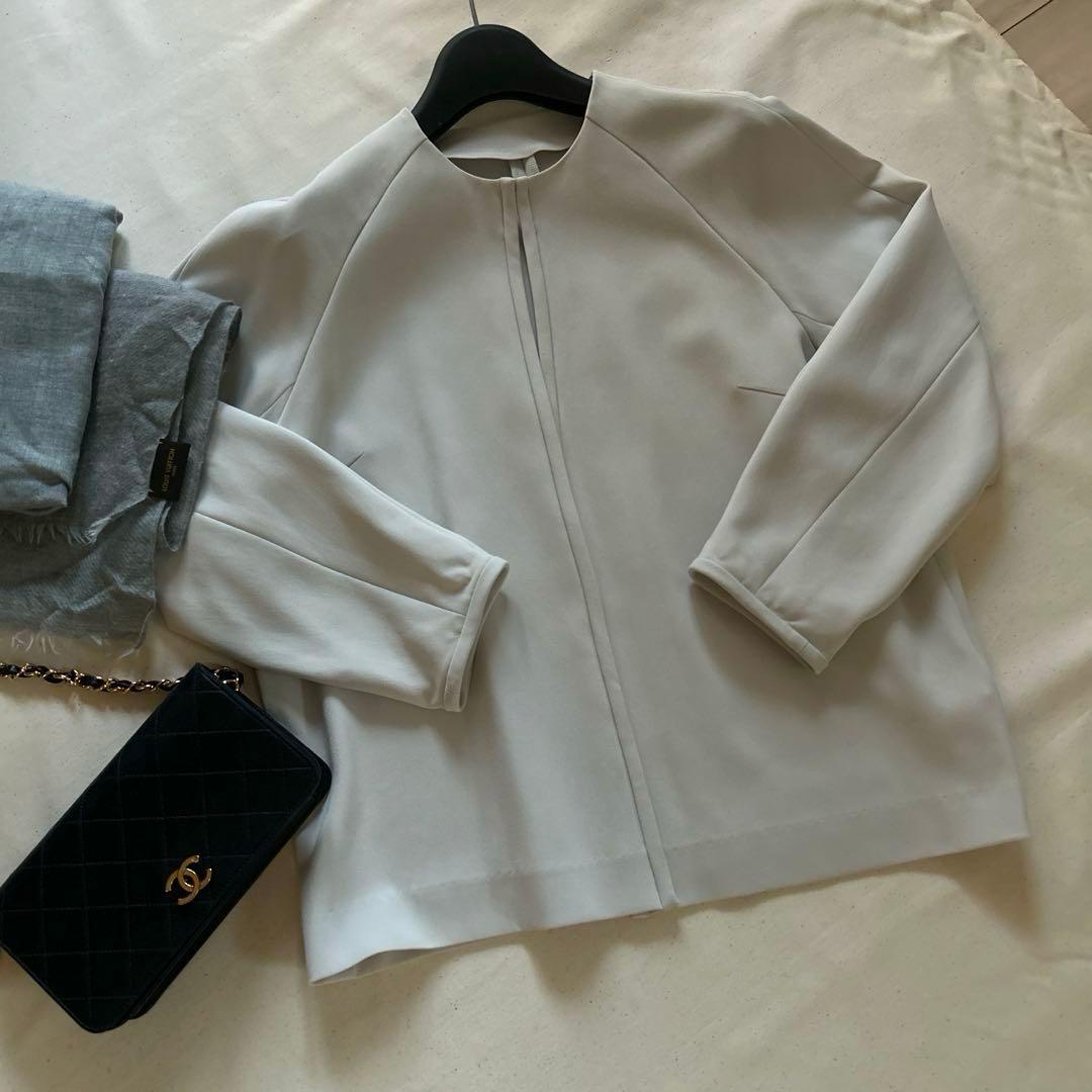 ソージュ・フロントホック8部袖ジャケット・軽い・きれい