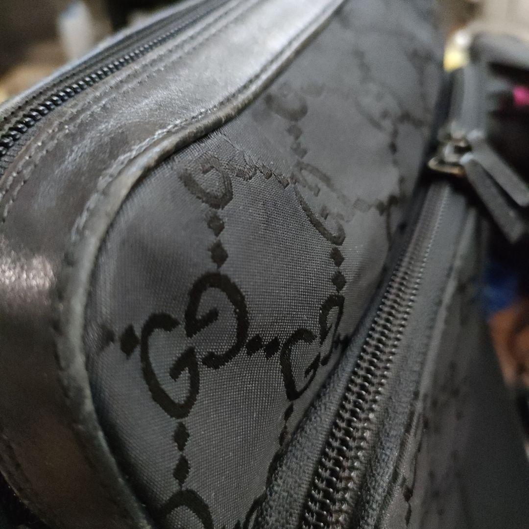 GUCCI　GGパターン ナイロン　ブラックショルダーバッグ