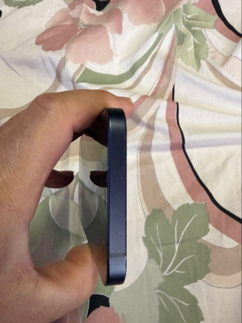 か*ん様 iPhone 12 64GB ブラック 本体