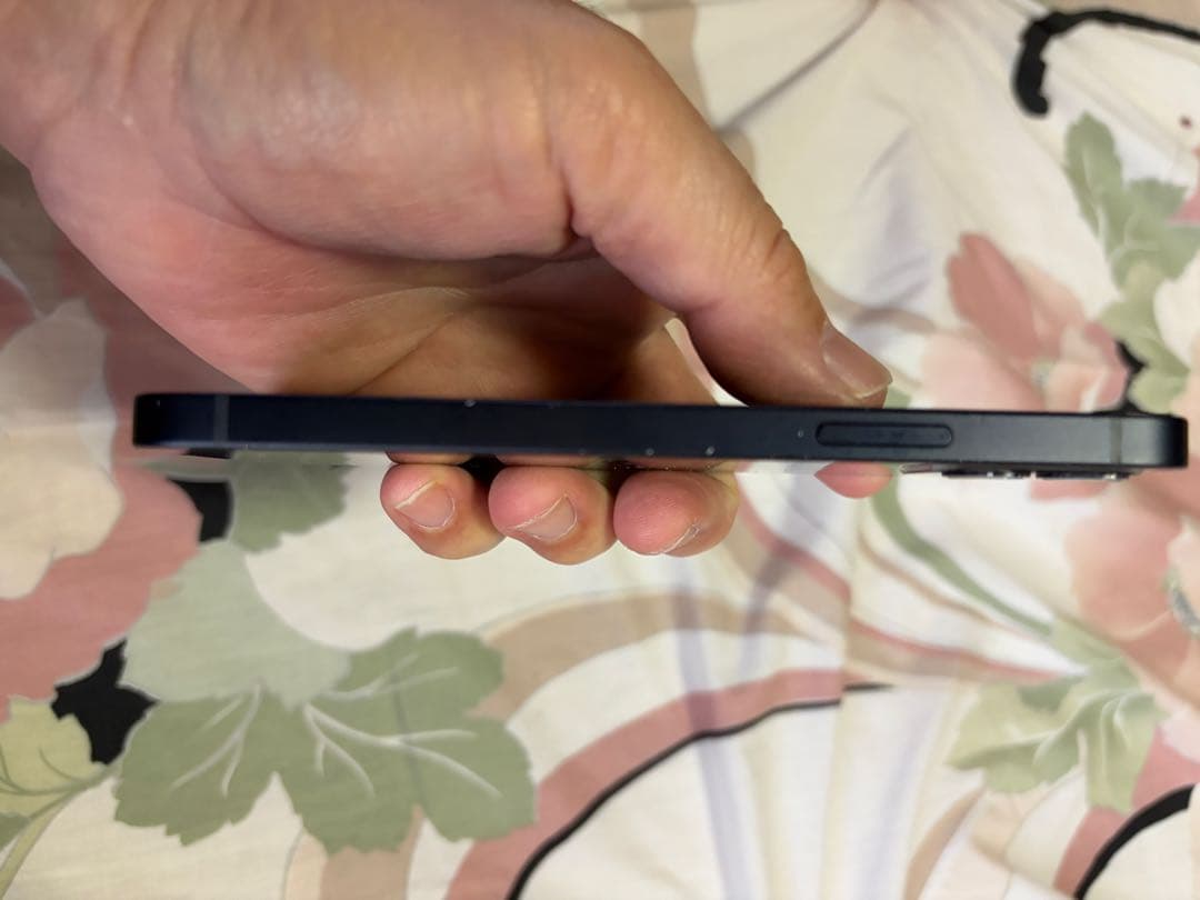 か*ん様 iPhone 12 64GB ブラック 本体