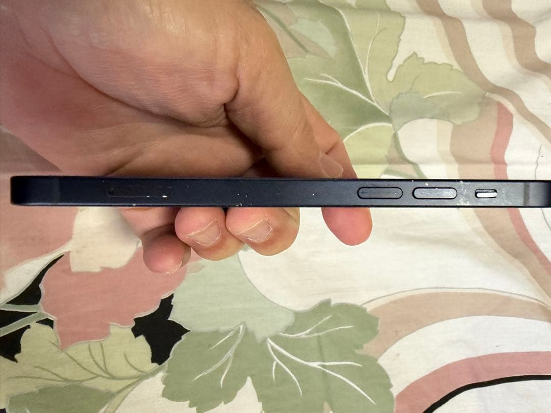 か*ん様 iPhone 12 64GB ブラック 本体