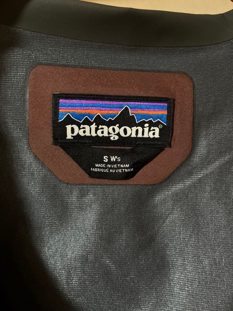 patagonia GORE-TEX ウィメンズ　アントラックドジャケット　新品