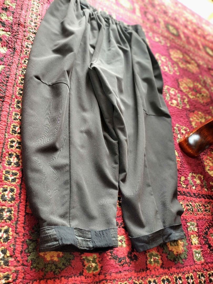 MOYURU／切り返しデザイン／サルエル風パンツ／モユル